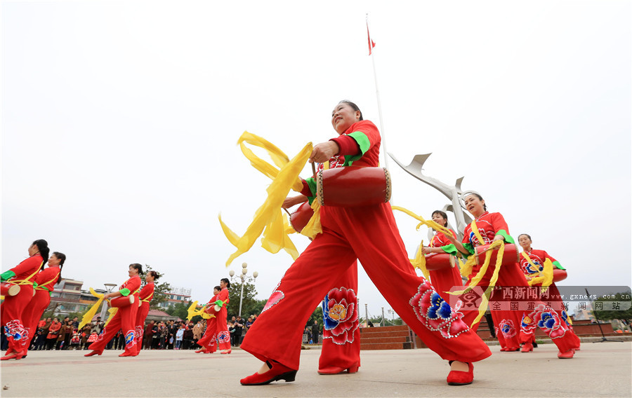 【新春走基层】敲腰鼓 庆新春|手机广西网