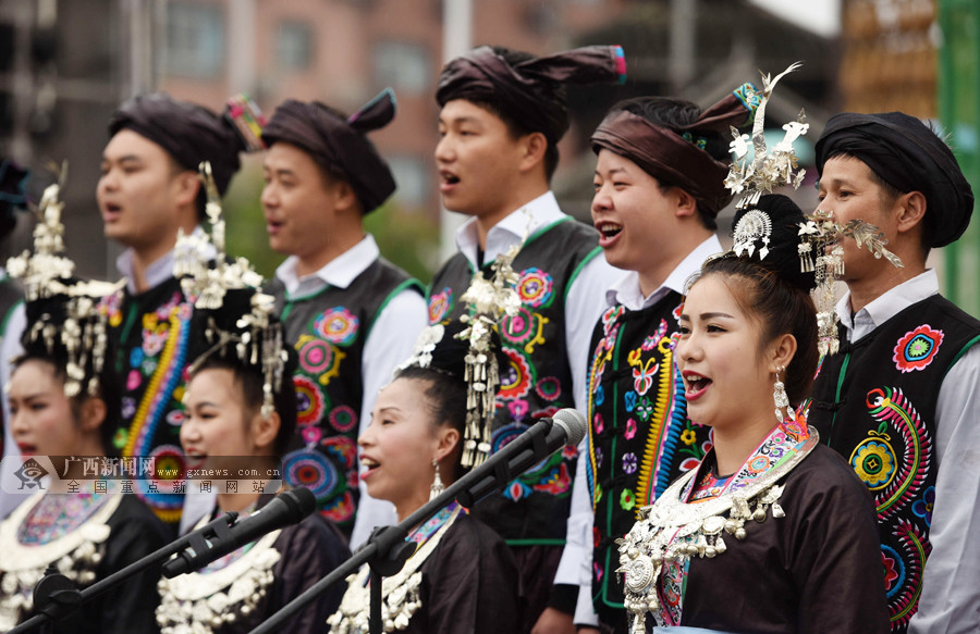 震撼广西三江千人唱响侗族大歌组图