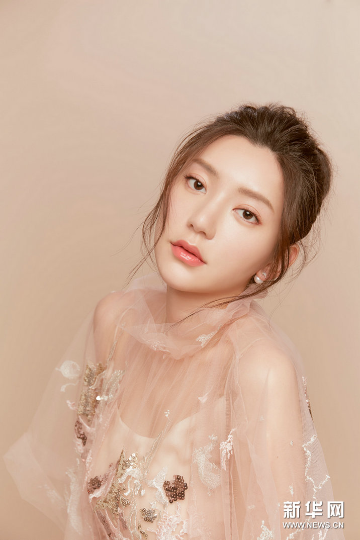 郭雪芙三套造型演绎别样风格