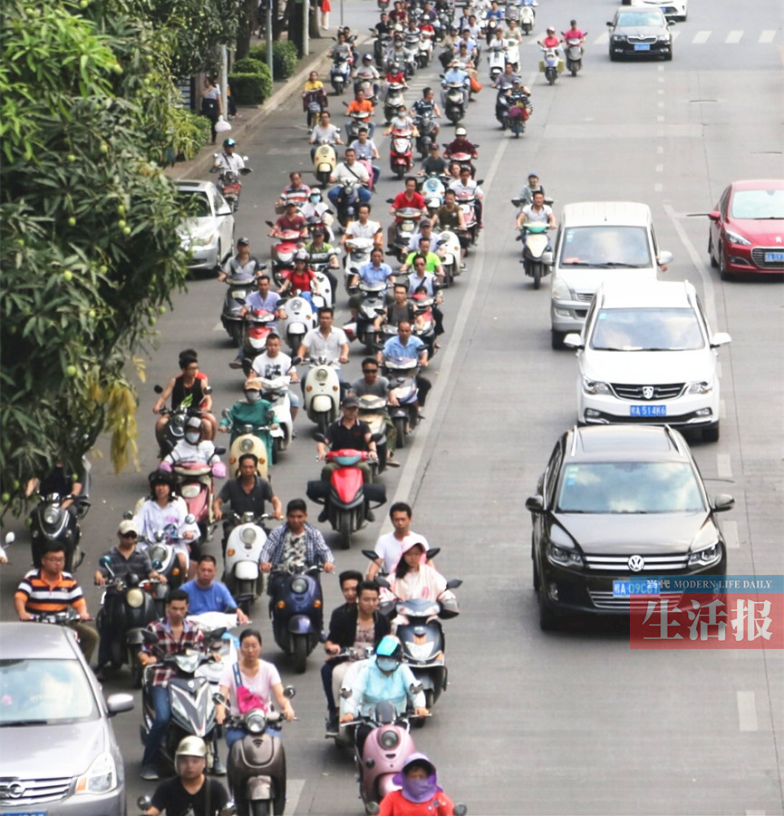 5月30日焦点图:如何管好南宁市200万辆电动自行车(1/23)