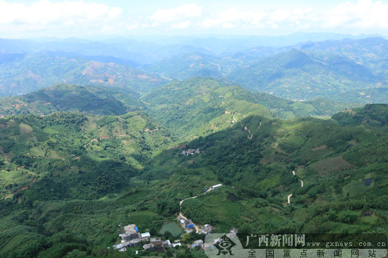 樊成甫)这是一块曾经无法被国人触及的界碑,屹立在广西那坡县百南乡