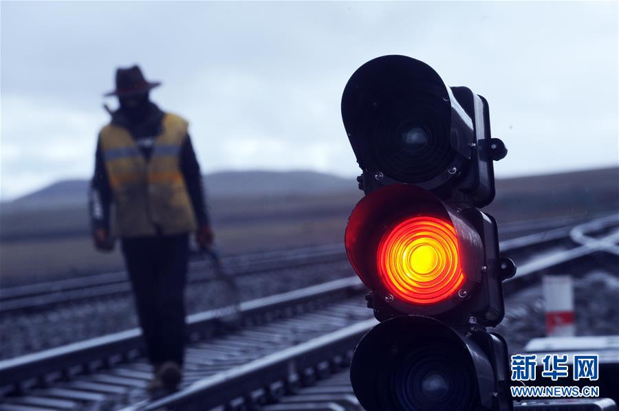 (社会)(3)"天上"养路工