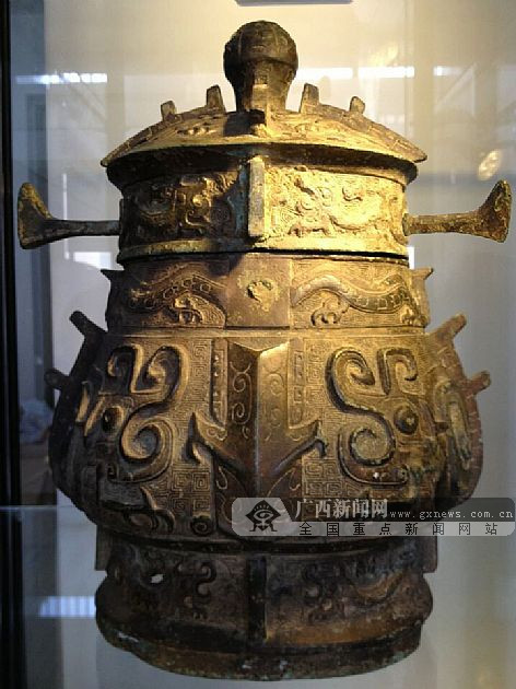 骆越博物馆馆藏展品——青铜卣(商晚期) (资料图片)