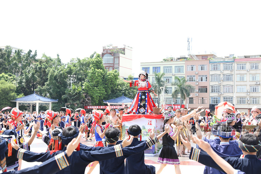 7月12日焦点图景观岛初具雏形新款南湖即将呈现