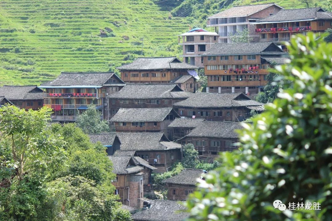 龙胜:瑶族同胞欢度"晒衣节"(多图)