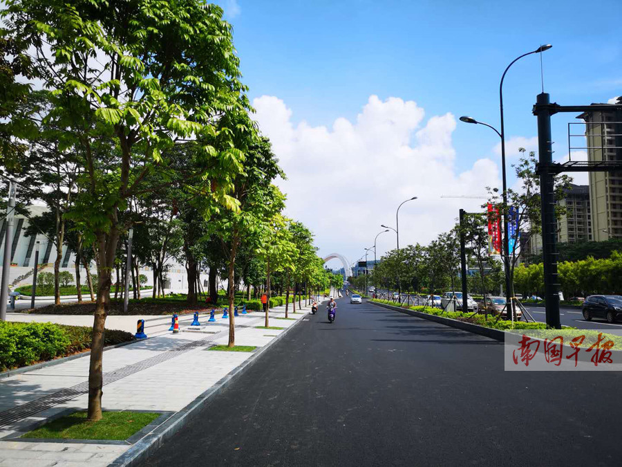 b标建成通车,平乐大道(南宁大桥南-明辉路口)段完成了景观再升级,五象