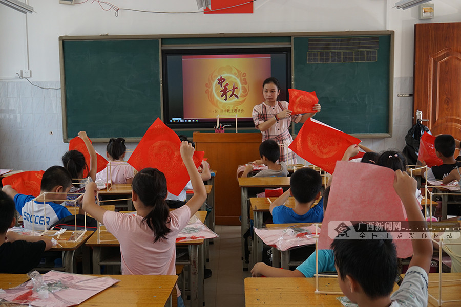 ������ͼ���������Ǻ�Сѧ������������ϵ�л