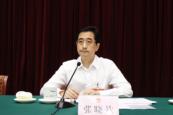 自治区人大常委会副主任张晓钦