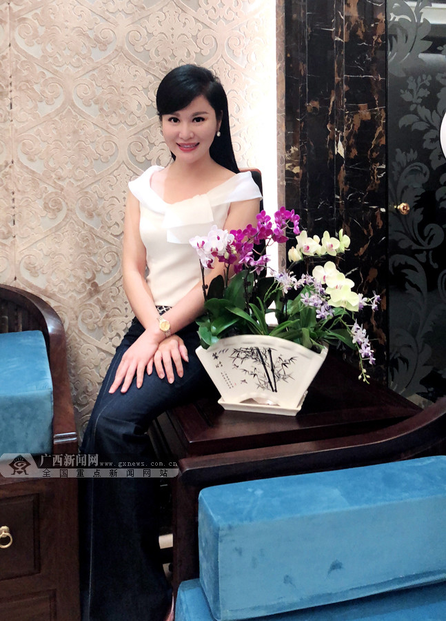 脸谱蒙鹂君放歌世界舞台的瑶乡百灵鸟2223