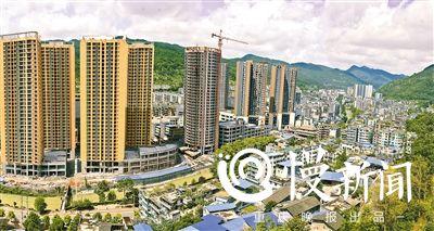 > 正文 "父亲拍的是老照片,我拍的是新照片,新旧一对比,酉阳这些年的