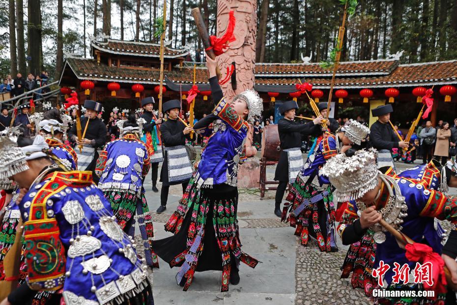 苗族同胞庆祝苗年 (4)