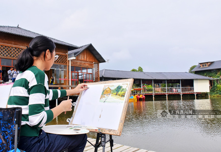 近日,南宁市第五中学宾阳县露圩镇思源农业写生基地在该镇揭牌.