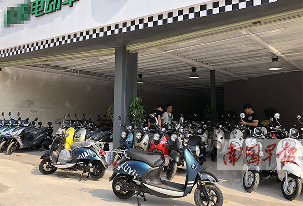 南宁电动车销售红火,头盔为何遇冷?(图)