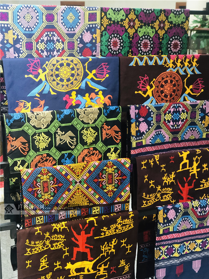 广西民族文化创意产品展首次亮相"壮族三月三" (5/12)