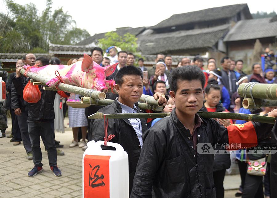 广西三江抢花炮庆壮族三月三组图1010