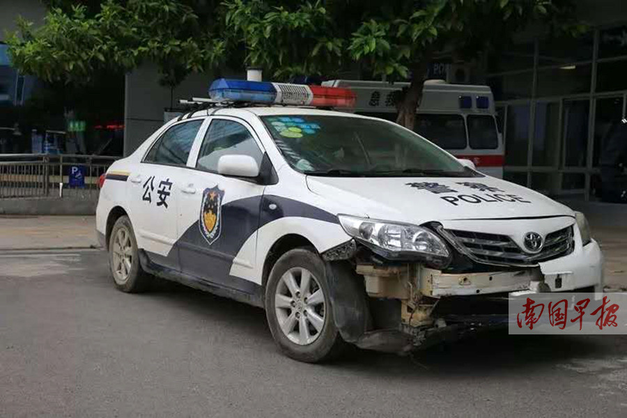 4月12日焦点图:生态岛上花争艳 南宁南湖公园美景再升级 (6/23)