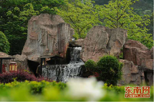 網絡媒體福建行採訪團走進貴安溫泉旅遊度假村,感受