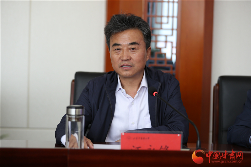 甘肃中医药大学副校长汪永锋介绍中医药产业助推脱贫攻坚的相关情况
