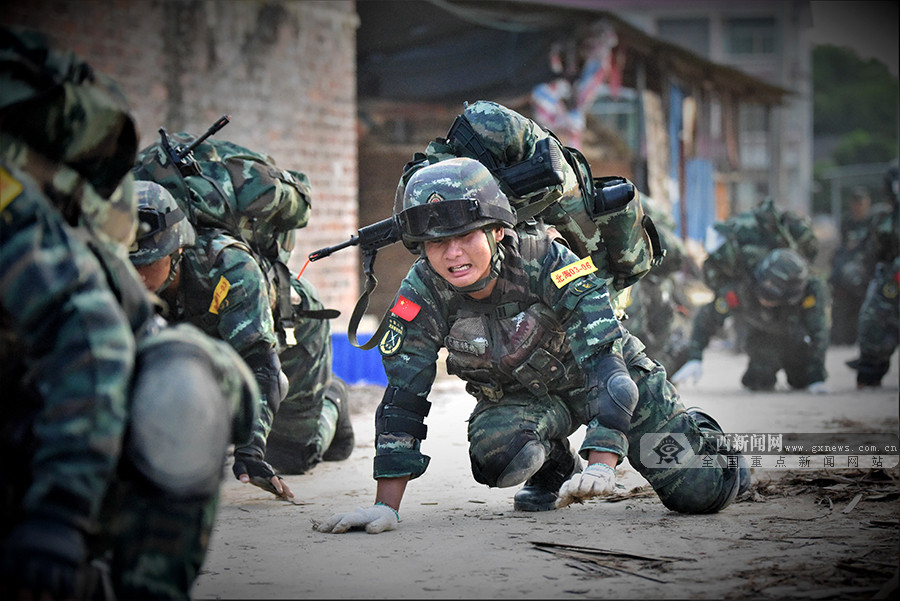 昼夜鏖战砺精兵武警特战队员的淬炼瞬间图412