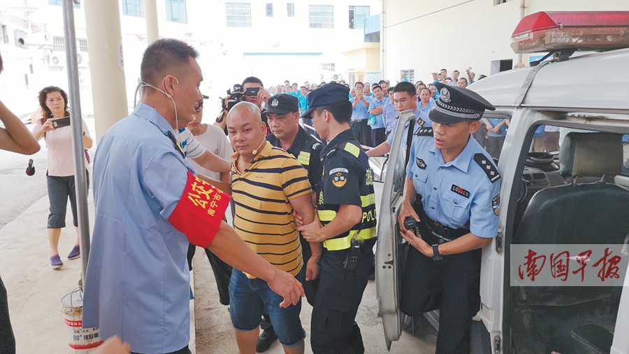 6月27日焦点图亡命毒贩开枪拒捕现场枪声四起2130