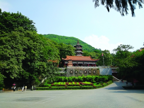 核心阅读一千多年前,唐代高僧全真法师来到全州湘山,开创了湘山寺.