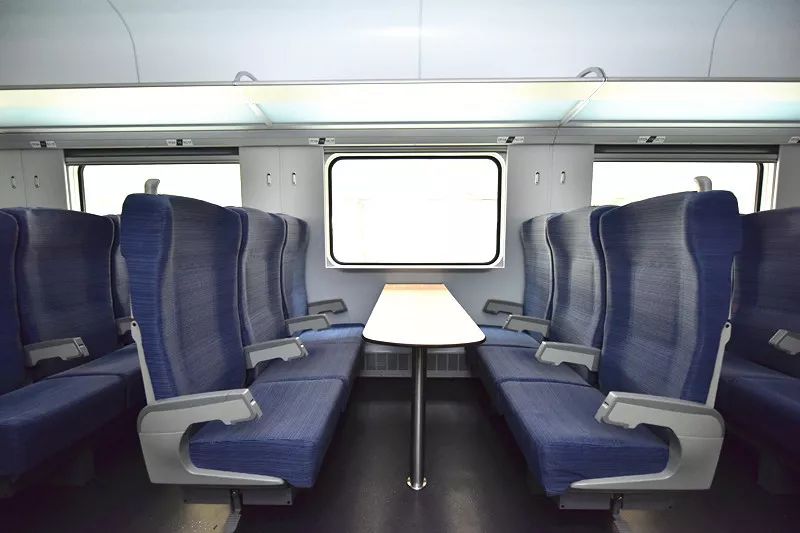 用"神话"的方式打开中国高铁,这对cp我站了!