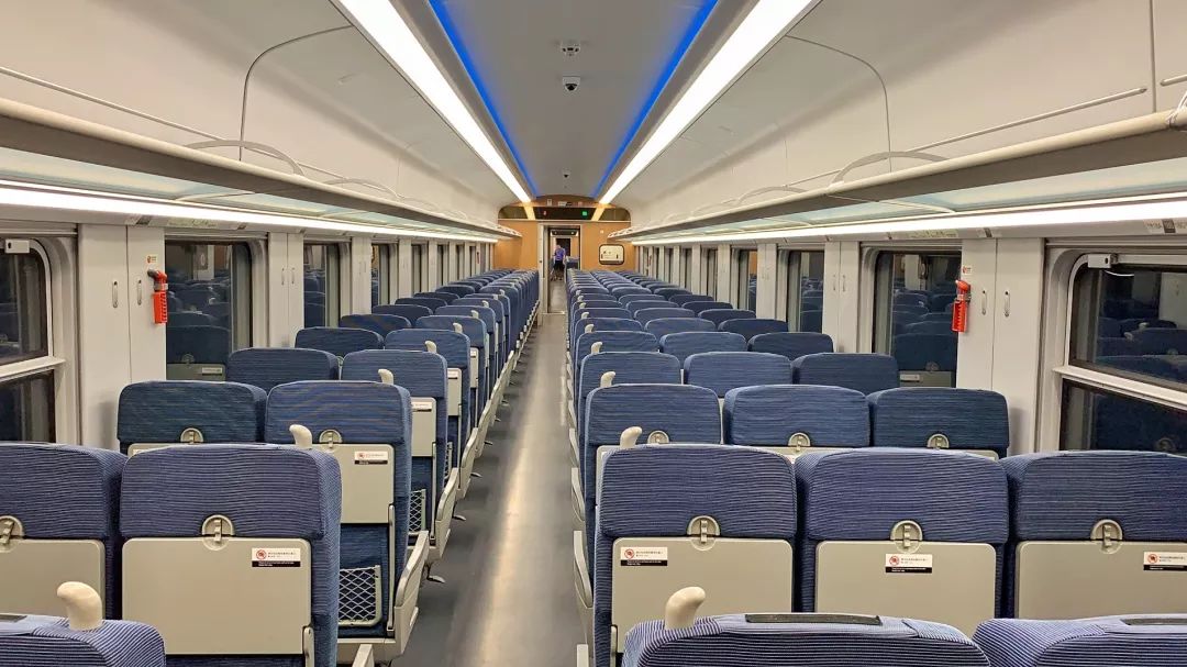 用"神话"的方式打开中国高铁,这对cp我站了!