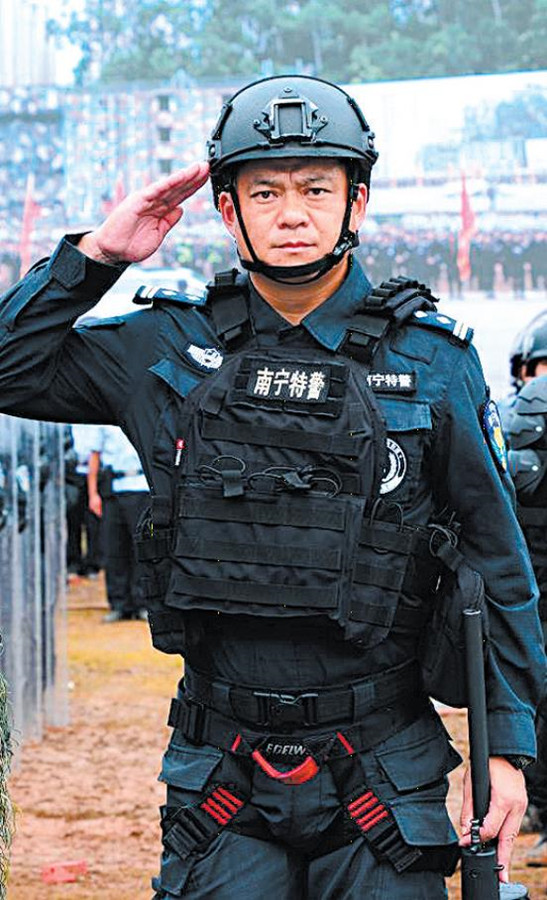 9月8日焦点图广西五朵金花任全国民运会火炬手823