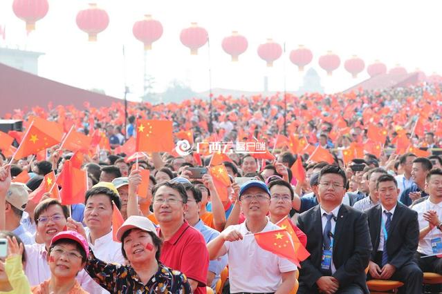 720看现场带你从新角度看国庆阅兵式群众游行