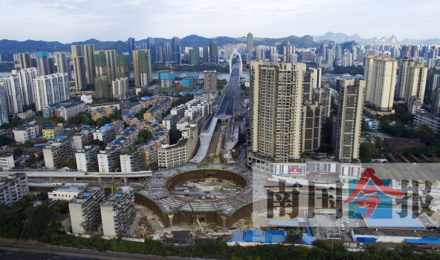 大转盘完成首次浇筑 柳州跃进路将可直通白沙大桥