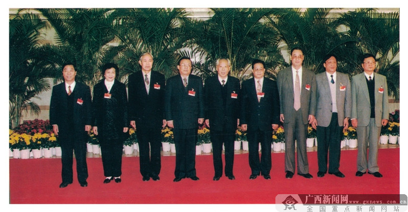 主任(自左至右):洪普洲,张慕洁,李振潜,丁廷模,覃日飞,张敦颢,韦家能