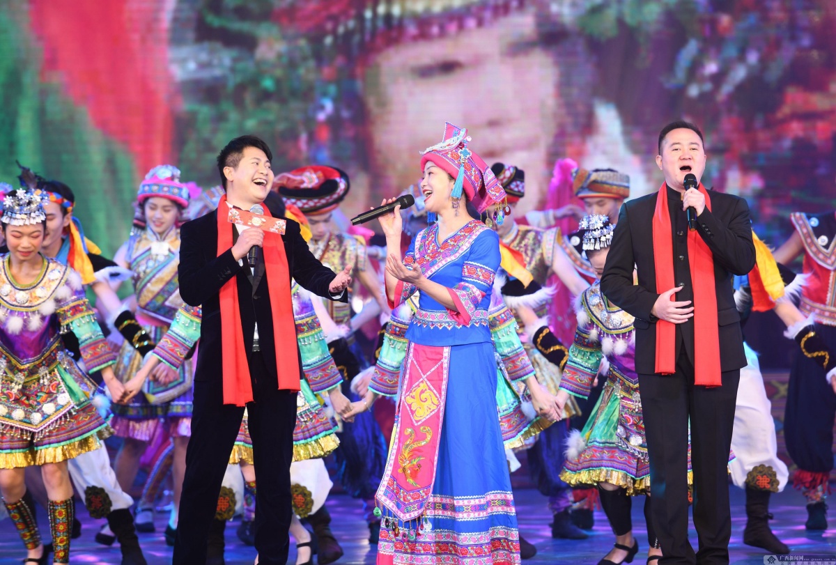 新春走基层罗城2020年春节联欢晚会热闹上演