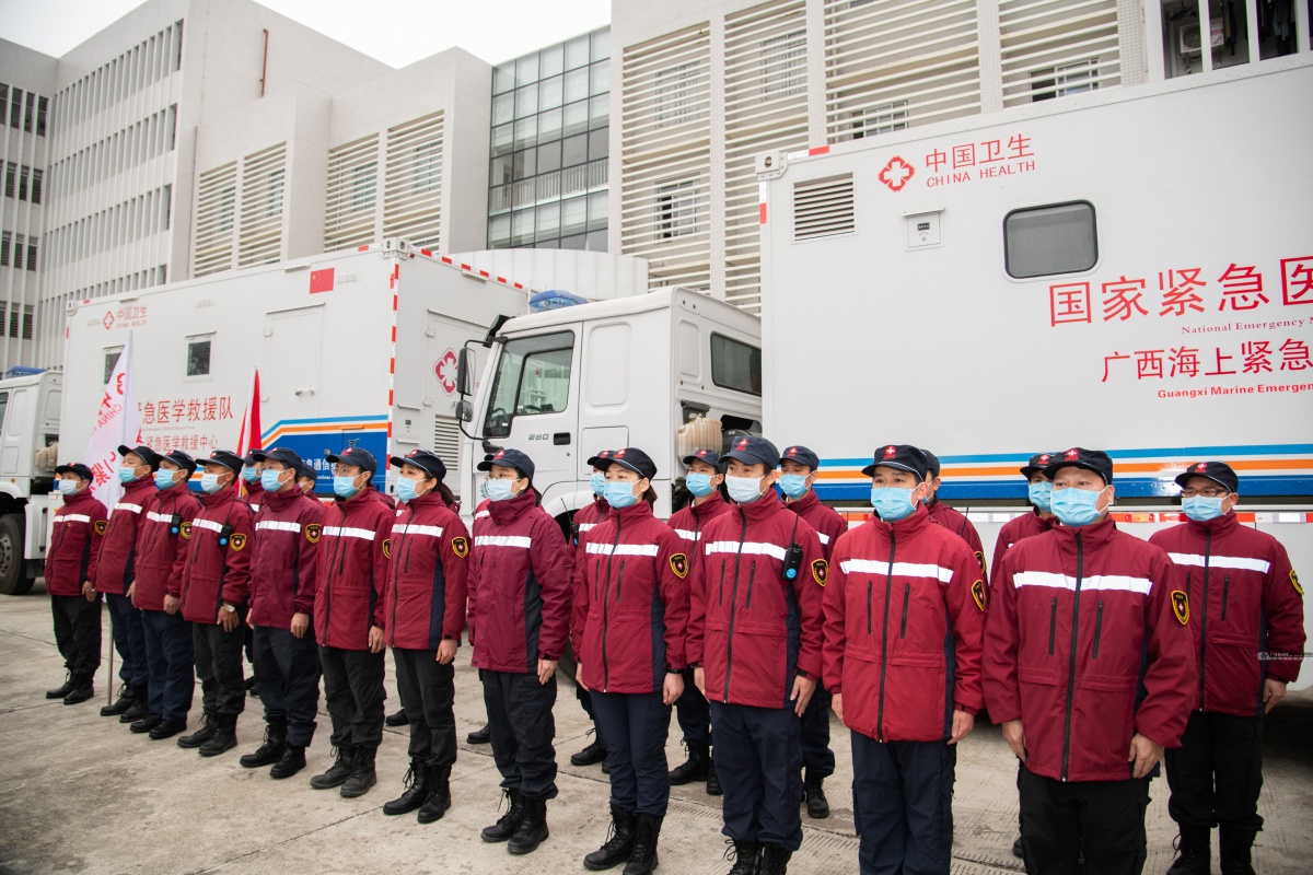 市西南大道的120急救中心灯火通明,北海市人民医院承建的国家(海上)紧