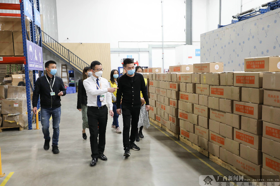 中国平安采购广西百色扶贫物资驰援武汉 (6)