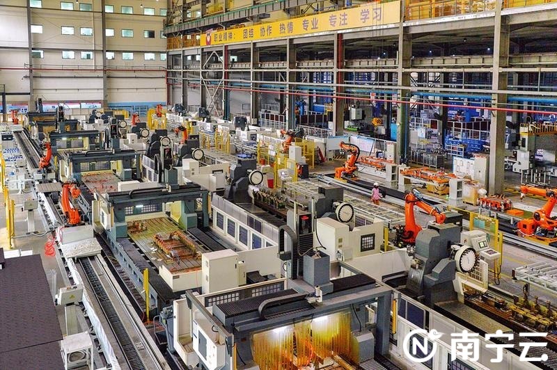 春潮涌动工业兴 复工复产马力足——南宁市重点企业生产一线直击