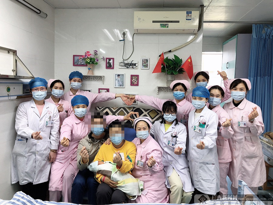 妇产科主任张丽武使用产钳助产技术成功为一名"特殊孕妇"成功分娩