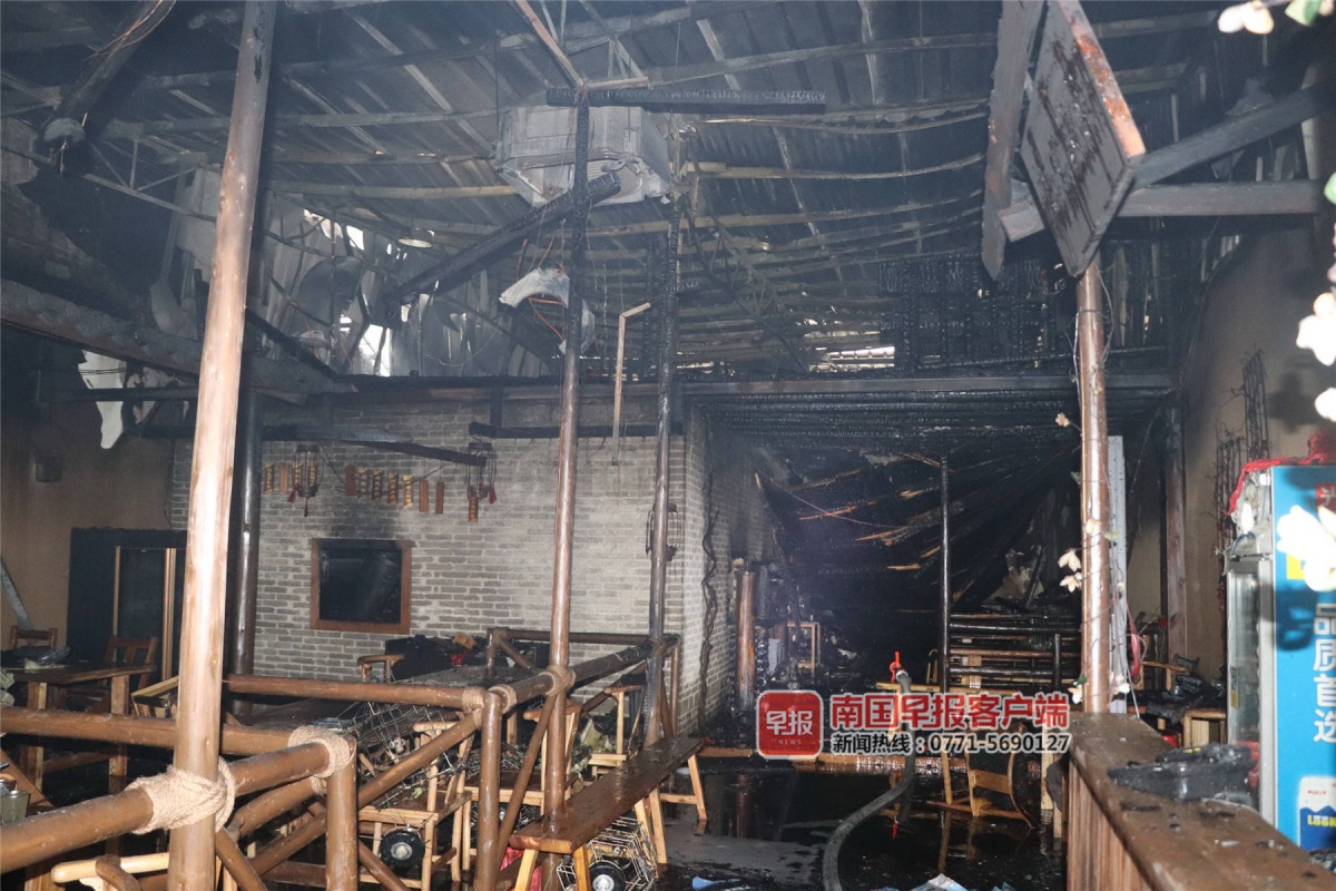 玉林一餐饮店开业当天发生火灾 只因厨师接个电话