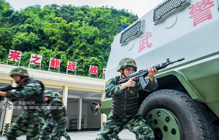 武警崇左支队:实战实训提升制胜能力 (1/7)