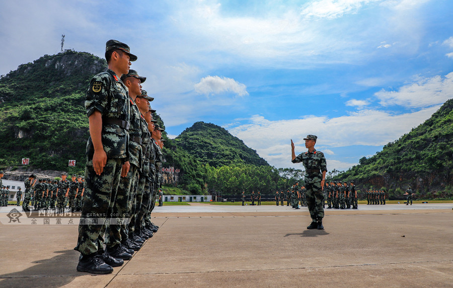 高清组图武警广西总队一批优秀班长即将上线26