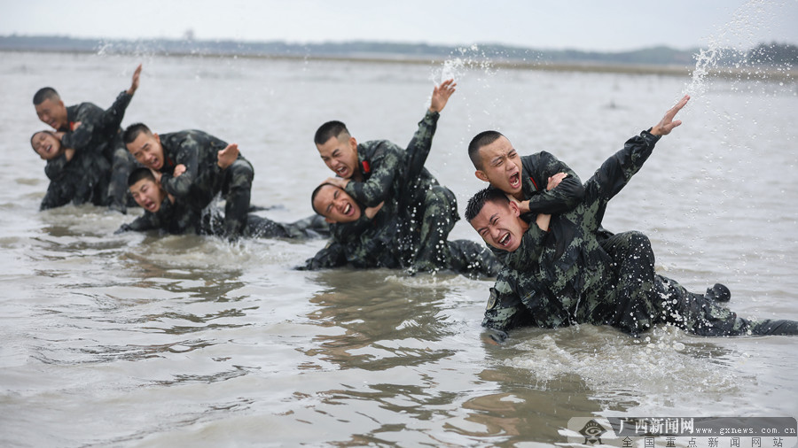 武警海训图片