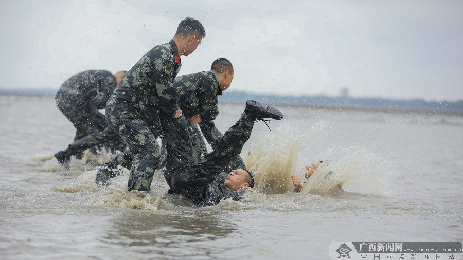 武警海训图片