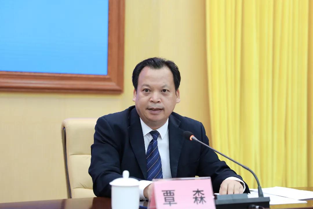 5月28日上思县举行决胜全面小康决战脱贫攻坚上思县专场新闻发布会