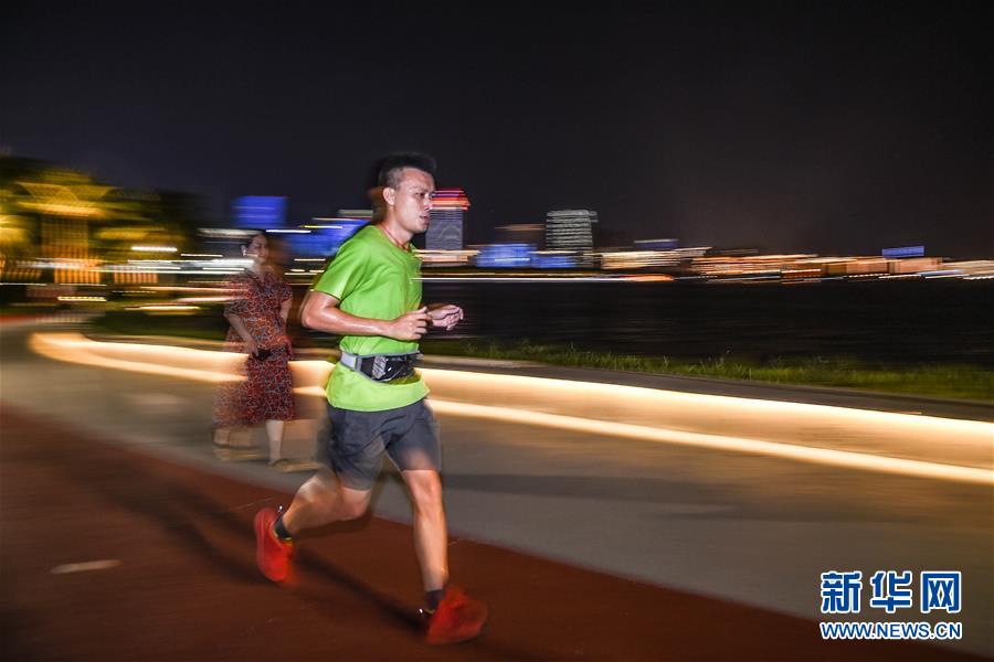 全民健身——夏日夜跑 (2)