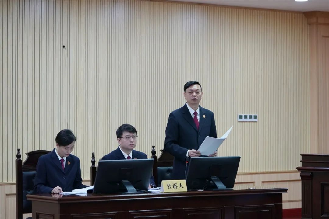 当庭认罪玉林市原副市长公安局局长李庄浩受审4