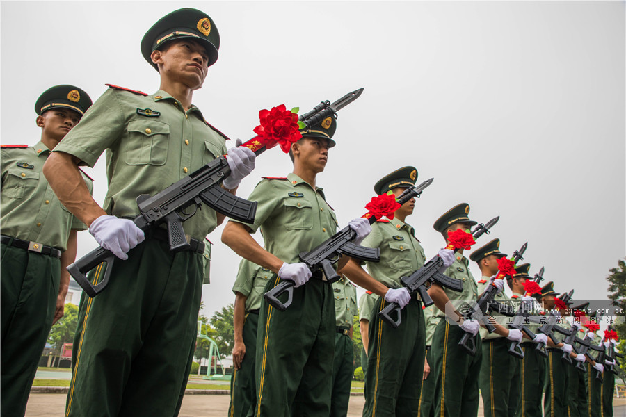 高清图集瞬间泪目武警退伍老兵交接第二生命415