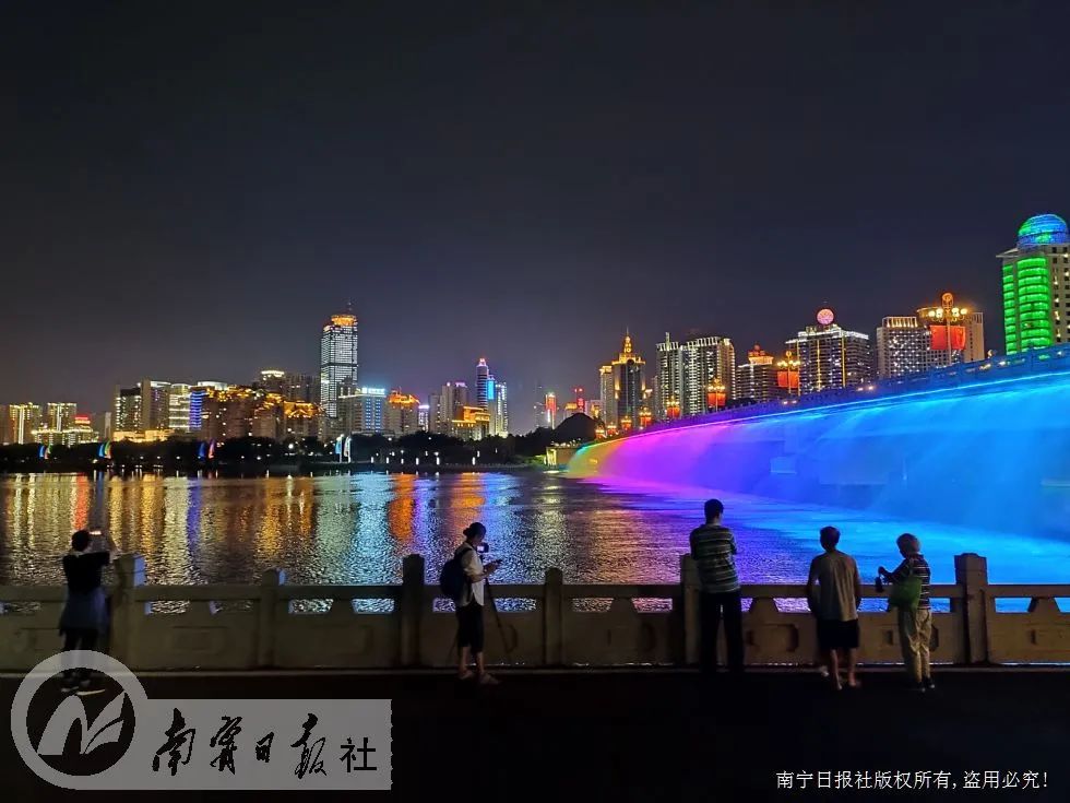 这个假期"高颜值"南宁让人心动 打卡网红点受热捧 (4)