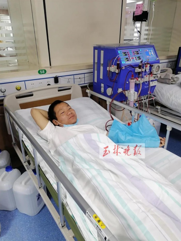 25岁的黄广林身患慢性肾衰竭,他做了5年血液透析,没想到却成为医院里