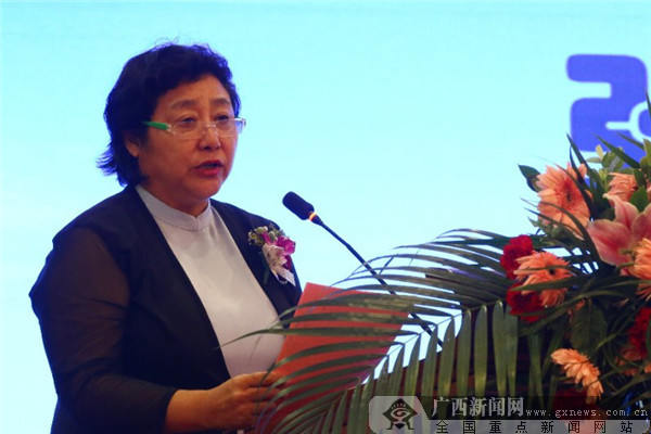 防城港澳加粮油工业有限公司总经理张慧在大会上发言.