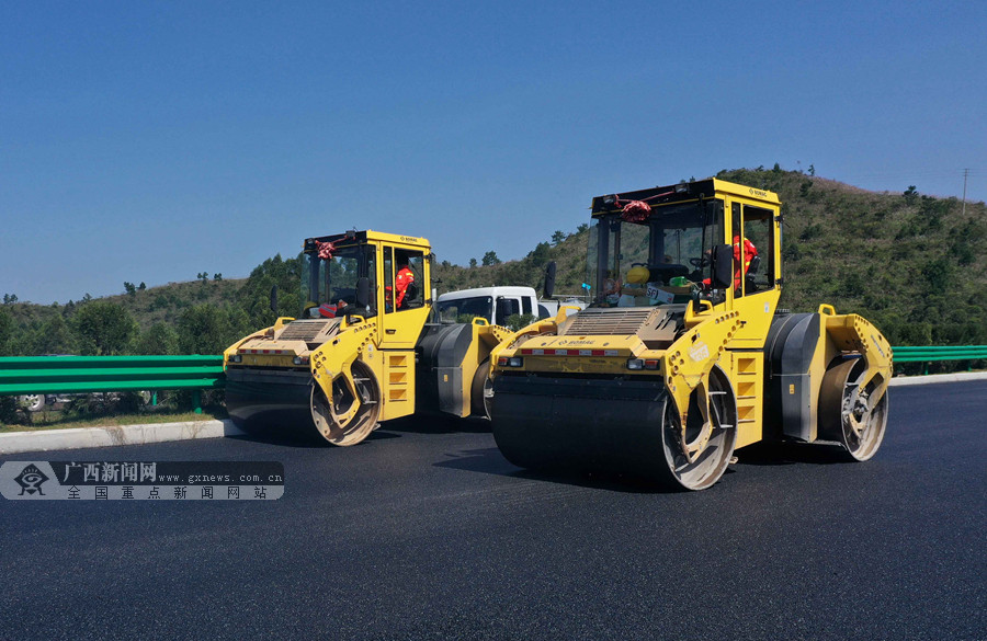 ���壺�ںӸ��ٽ���·������ Ԥ��11�µ�ȫ��ͨ��