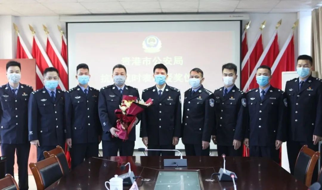 什么大学出来能当警察 9b7bec4d47cfda852d763a78349fd5c6.jpg